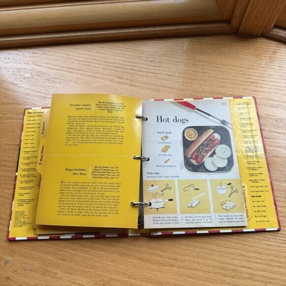 Better Homes & Gardens Junior Cookbook The Hostess & Host Of Tomorrow Retro - Picture 9 of 10